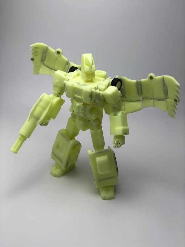 Fans Hobby MB 19 Robot Mode Study Prototype Images  (1 of 7)